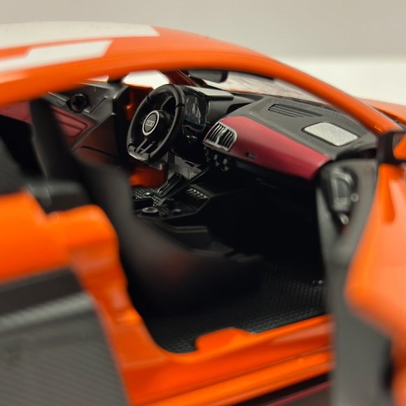 1/24 AUDI R8 V10 PLUS Supercar Metal Diecast Alloy HEADLIGHT AND REAR orange - Picture 8 of 10